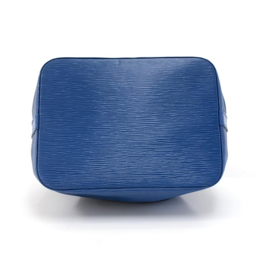 petit noe blue epi leather bag