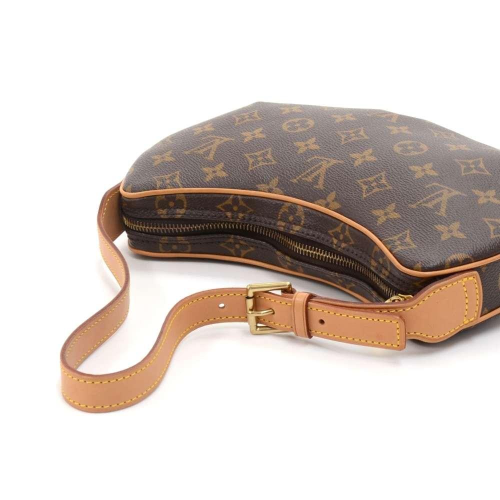 pochette croissant monogram canvas shoulder handbag