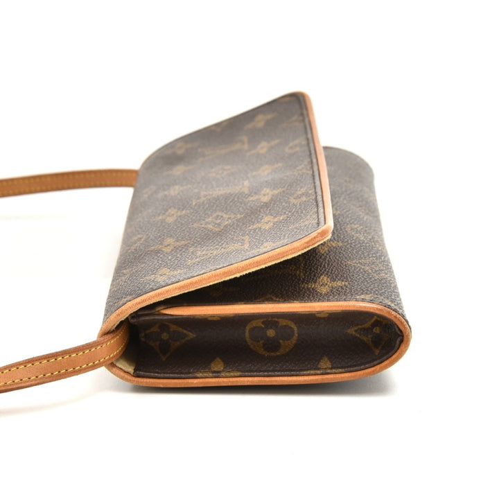 pochette twin gm monogram canvas shoulder bag