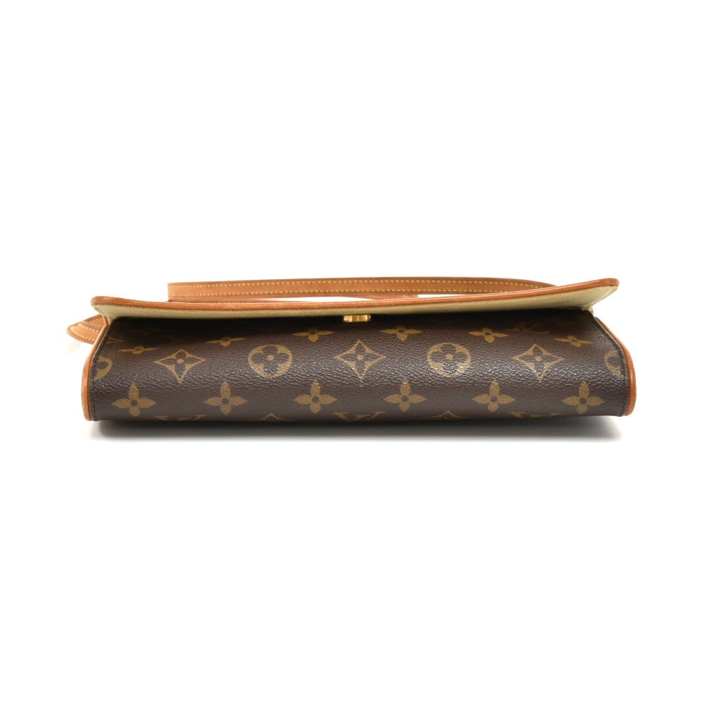 pochette twin gm monogram canvas shoulder bag