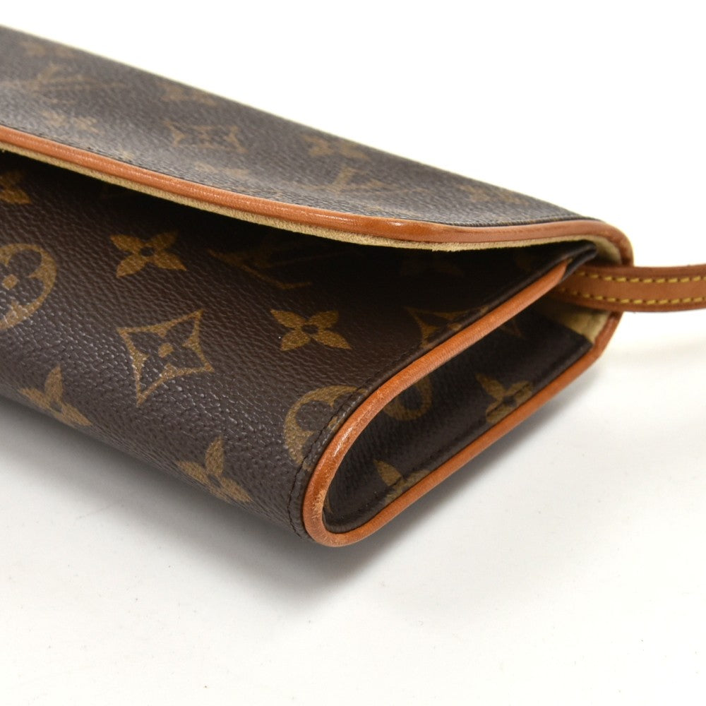 pochette twin gm monogram canvas shoulder bag