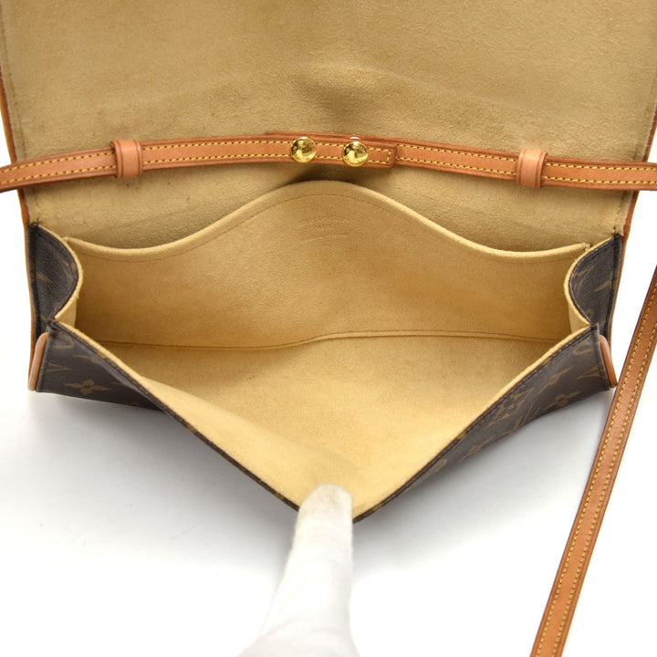 pochette twin gm monogram canvas shoulder bag