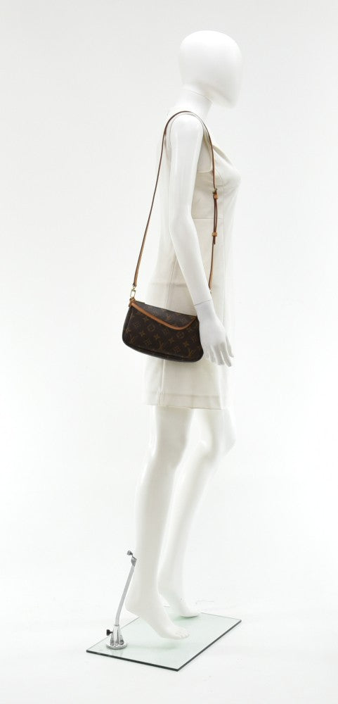 pochette accessoires monogram canvas bag with strap