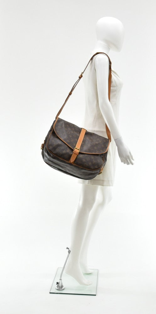 saumur 35 monogram canvas messenger bag