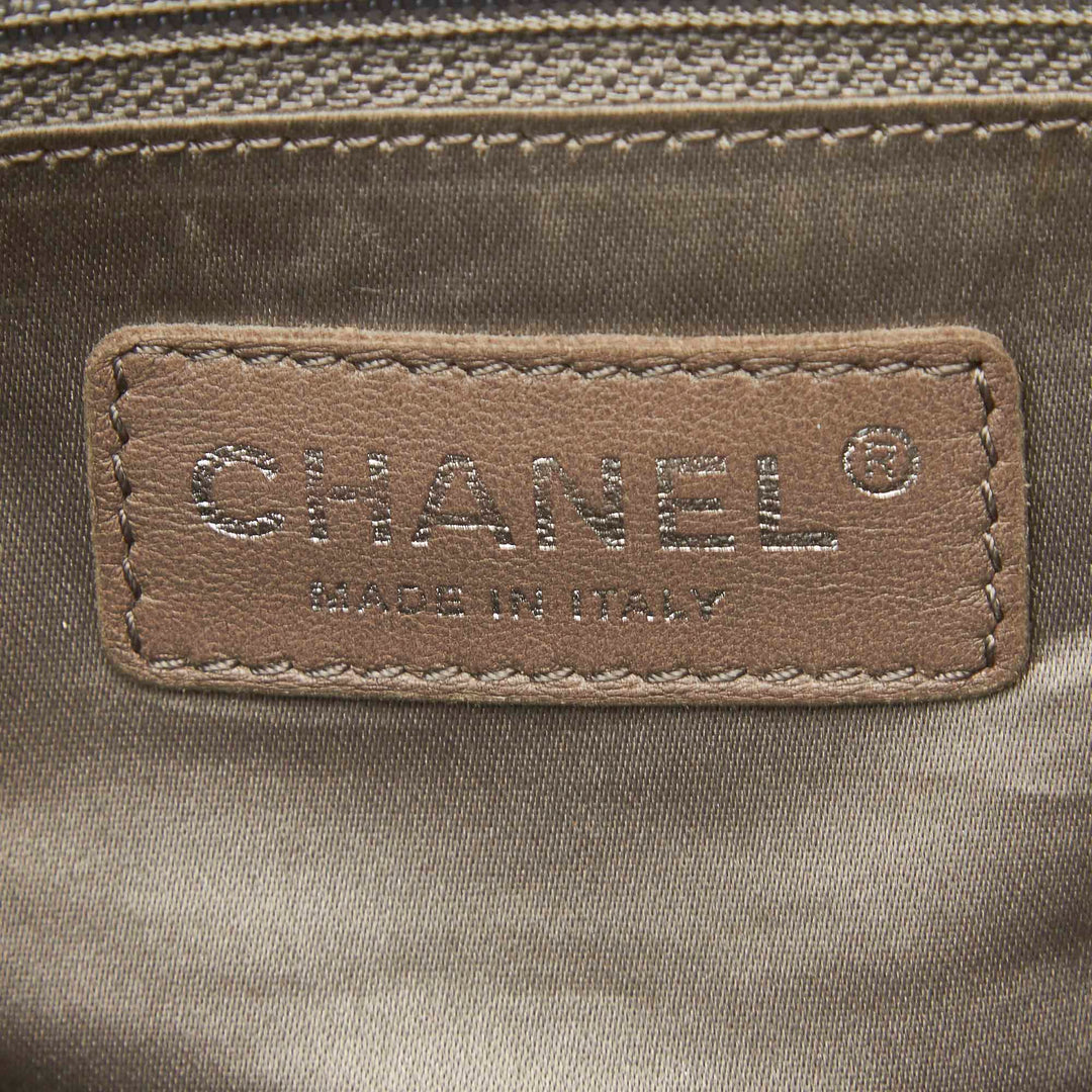 pocket in the city caviar leather flap bag