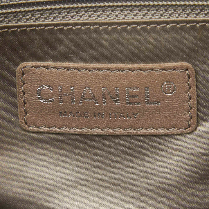 pocket in the city caviar leather flap bag