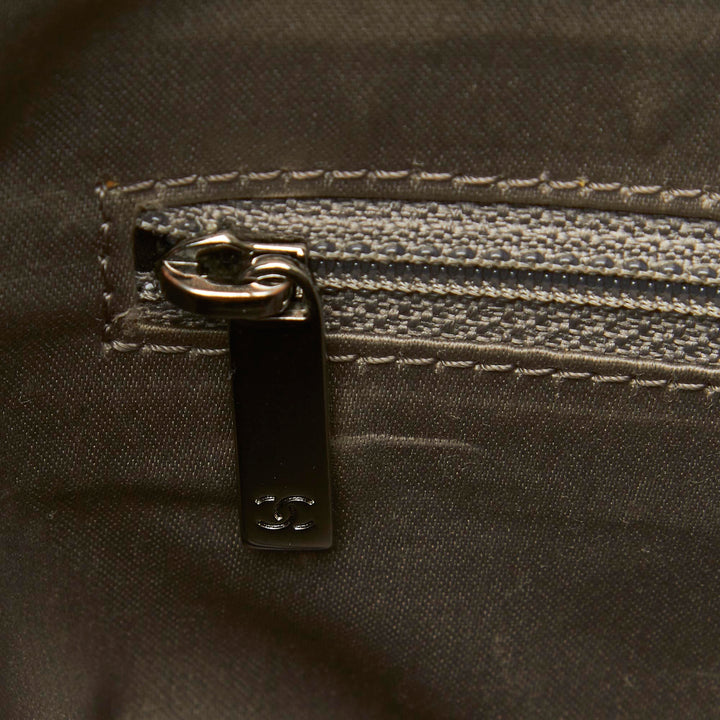 pocket in the city caviar leather flap bag