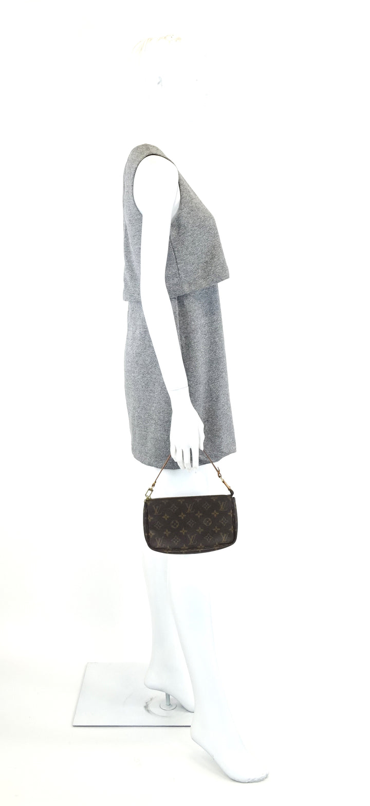 pochette accessoires monogram canvas bag