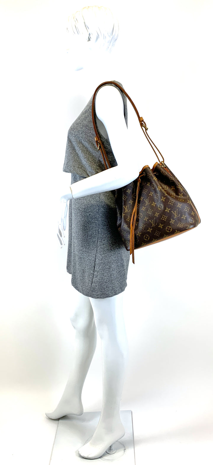 petit noe monogram canvas bag