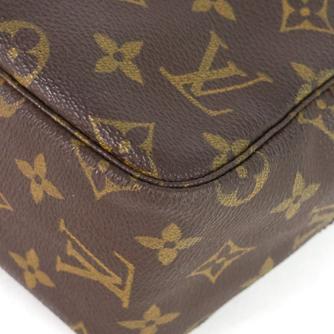 trousse toilette 28 monogram canvas bag