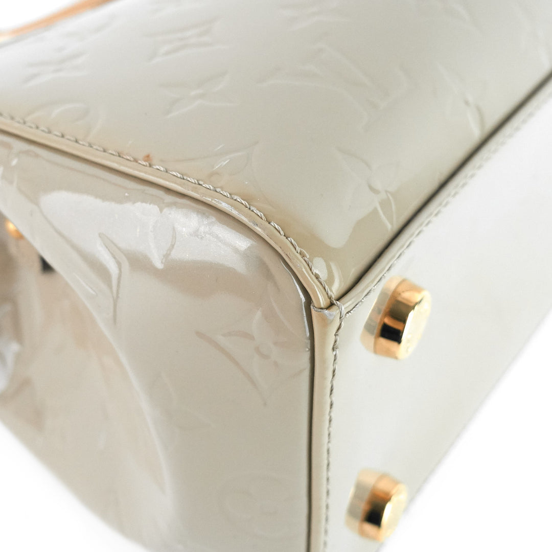 brea mm beige poudre monogram vernis leather bag