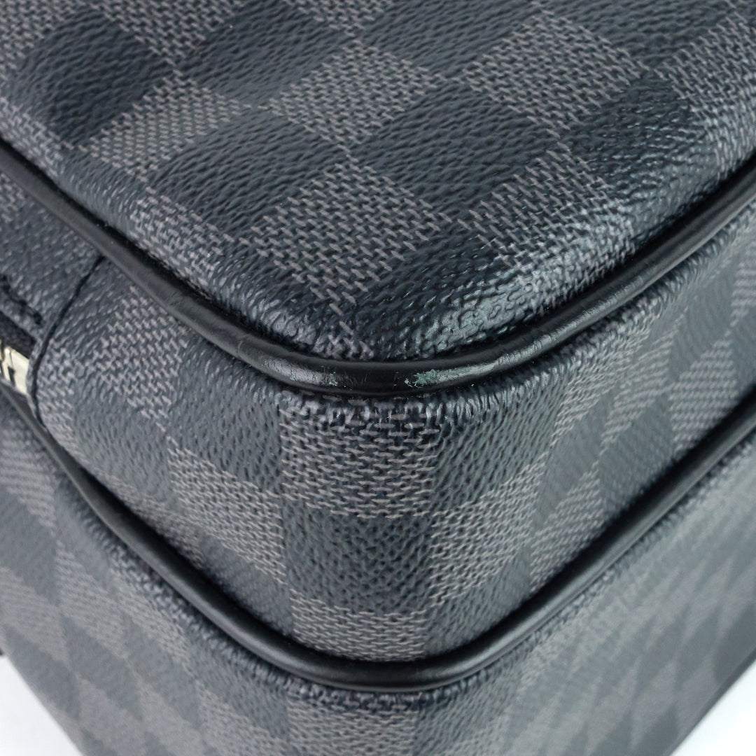 leoh damier graphite canvas messenger bag
