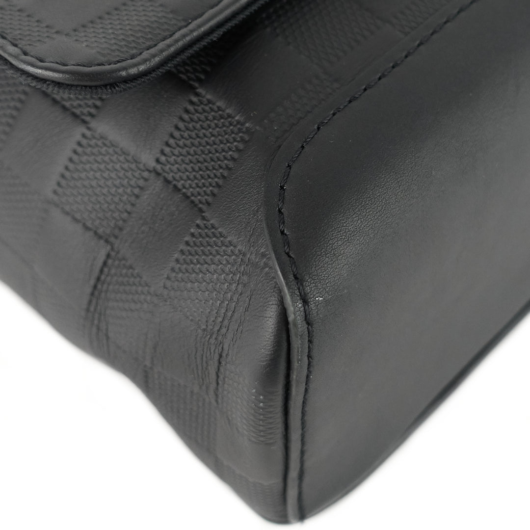 district damier infini leather messenger mm bag