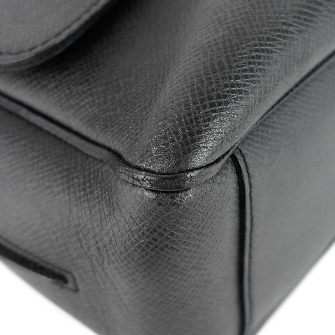 roman mm taiga leather messenger bag