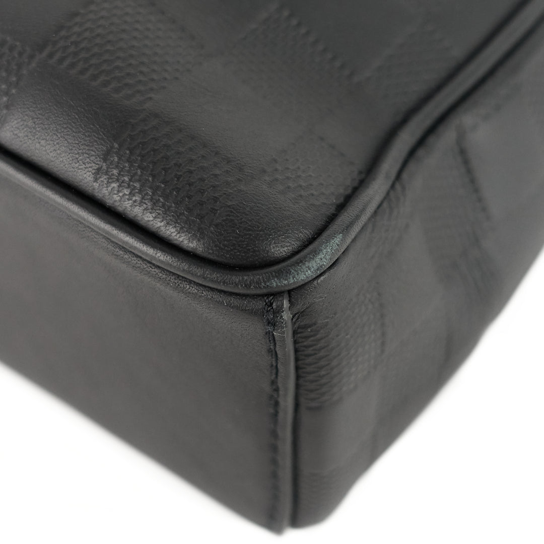 district damier infini leather messenger mm bag