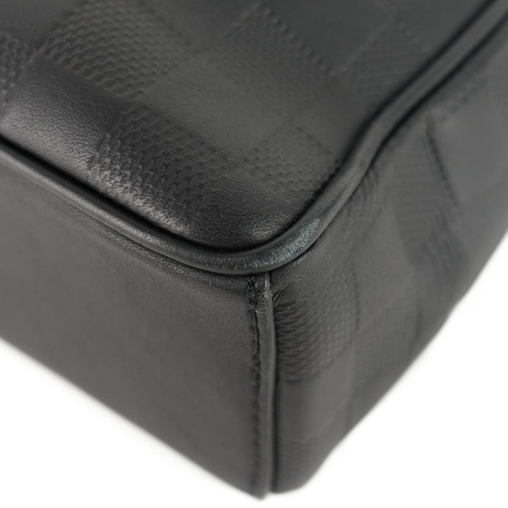 district damier infini leather messenger mm bag
