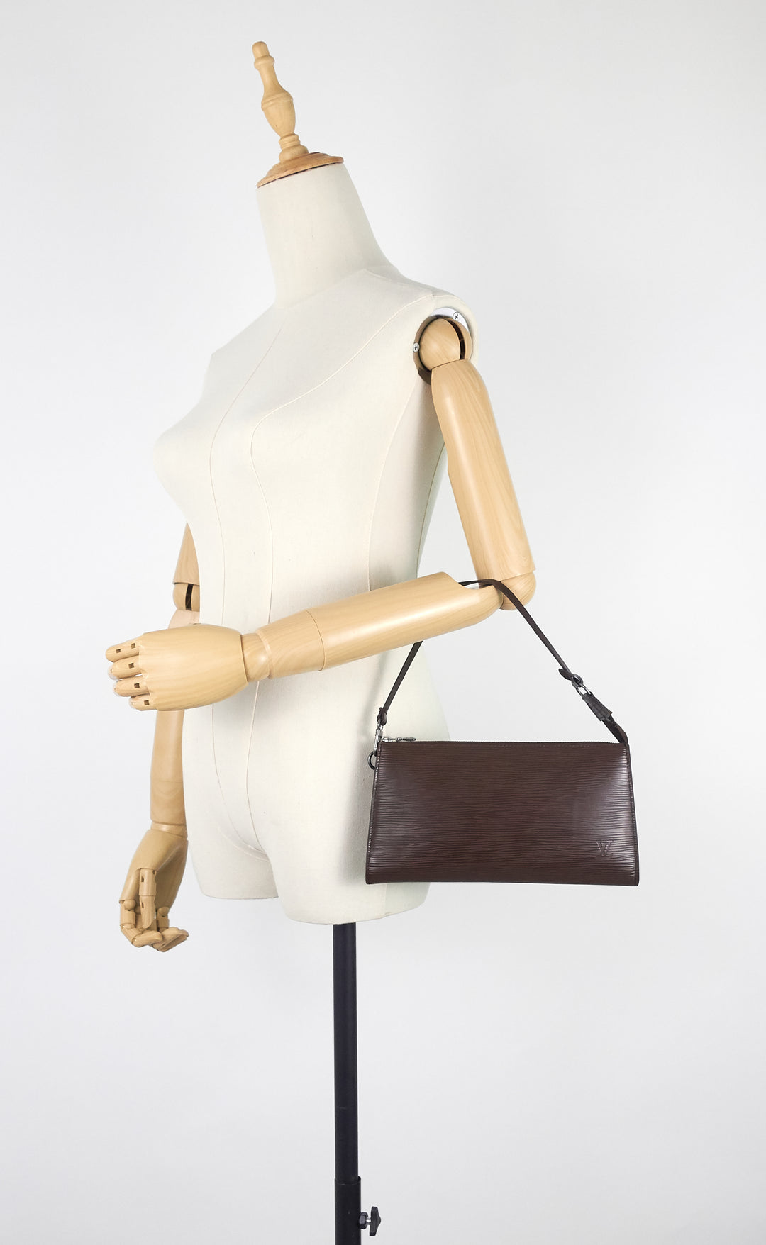 pochette accessoires brown epi leather bag