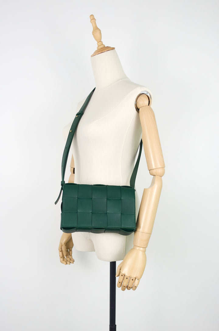 cassette intrecciato leather maxi crossbody bag