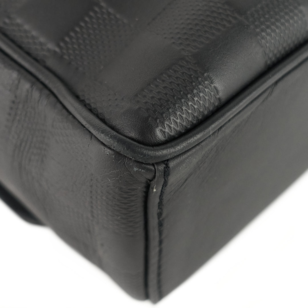 district damier infini leather messenger mm bag