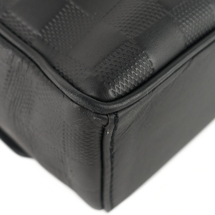 district damier infini leather messenger mm bag