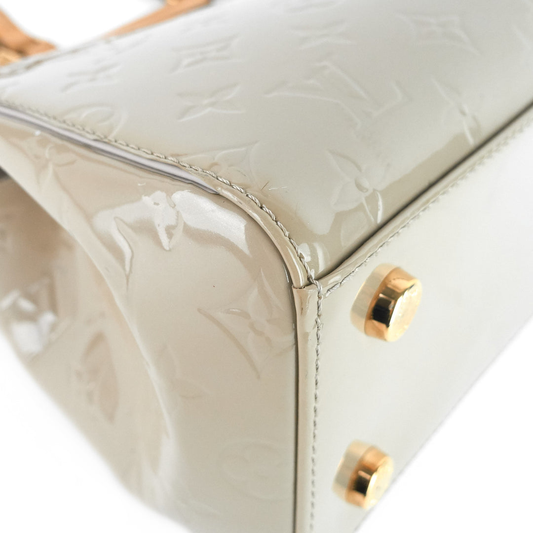 brea mm beige poudre monogram vernis leather bag