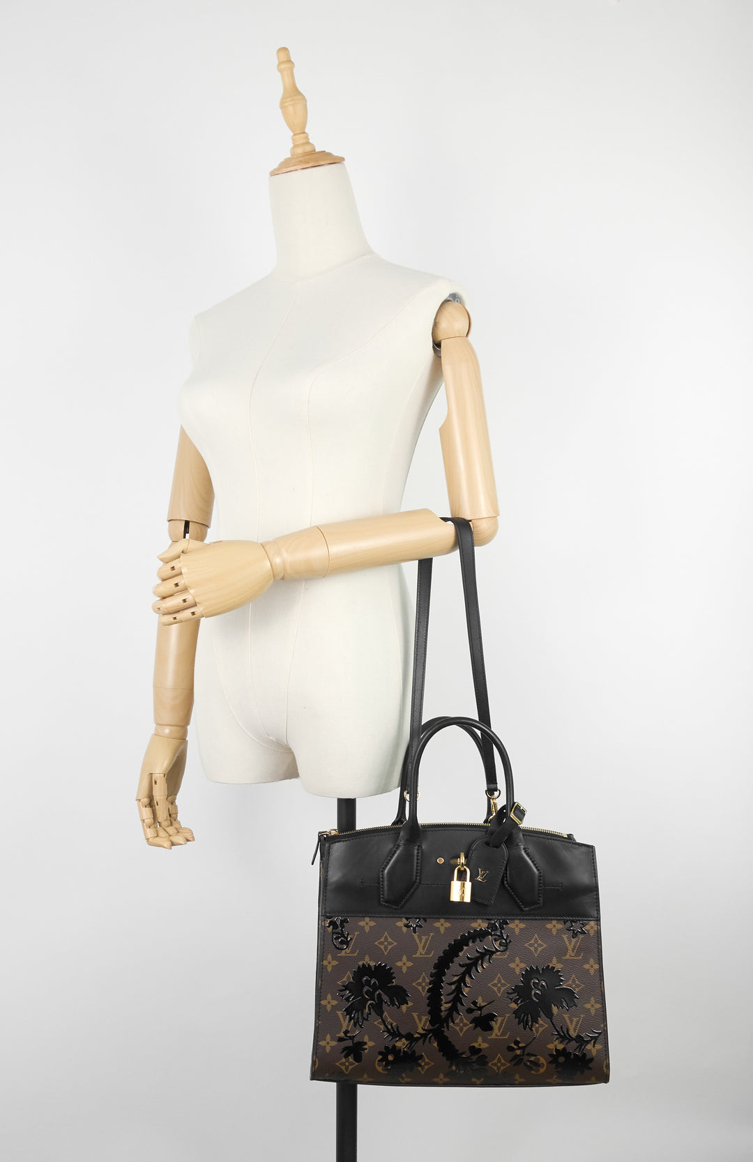 city steamer mm monogram blossom canvas bag