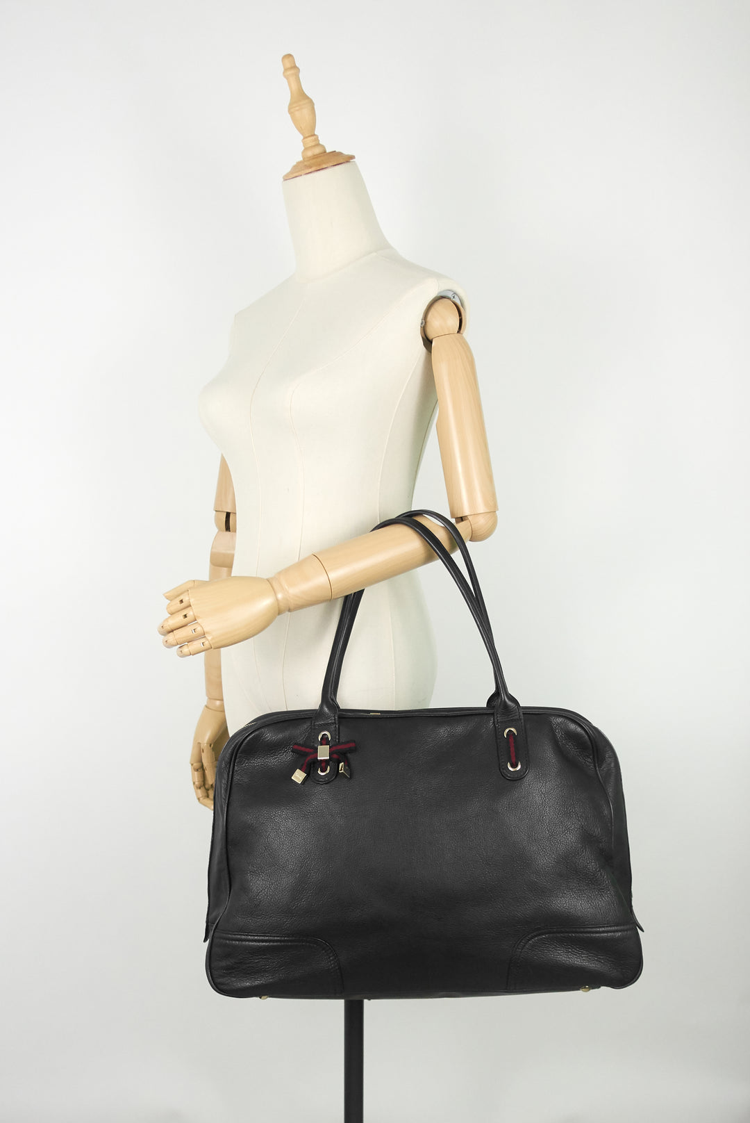 princy boston large leather bag