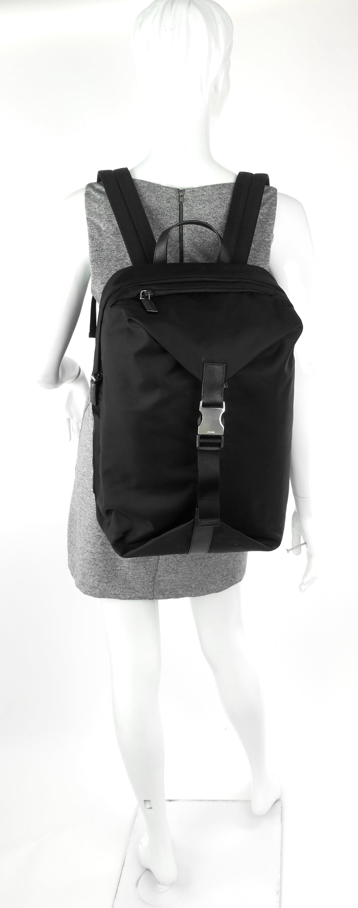 tessuto nylon large single buckle backpack