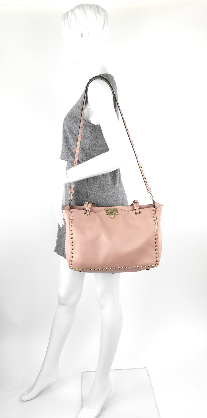 rockstud medium poudre calfskin bag