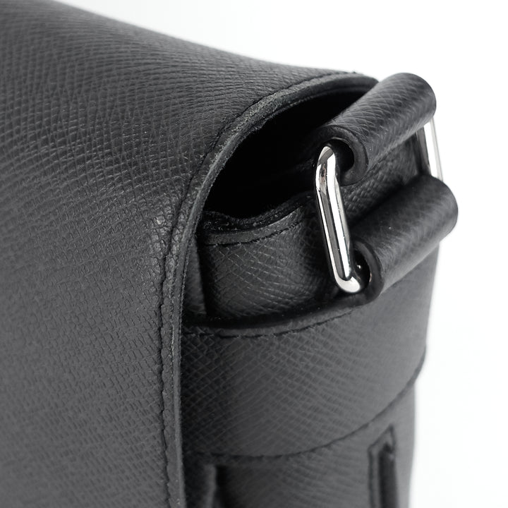roman mm taiga leather messenger bag