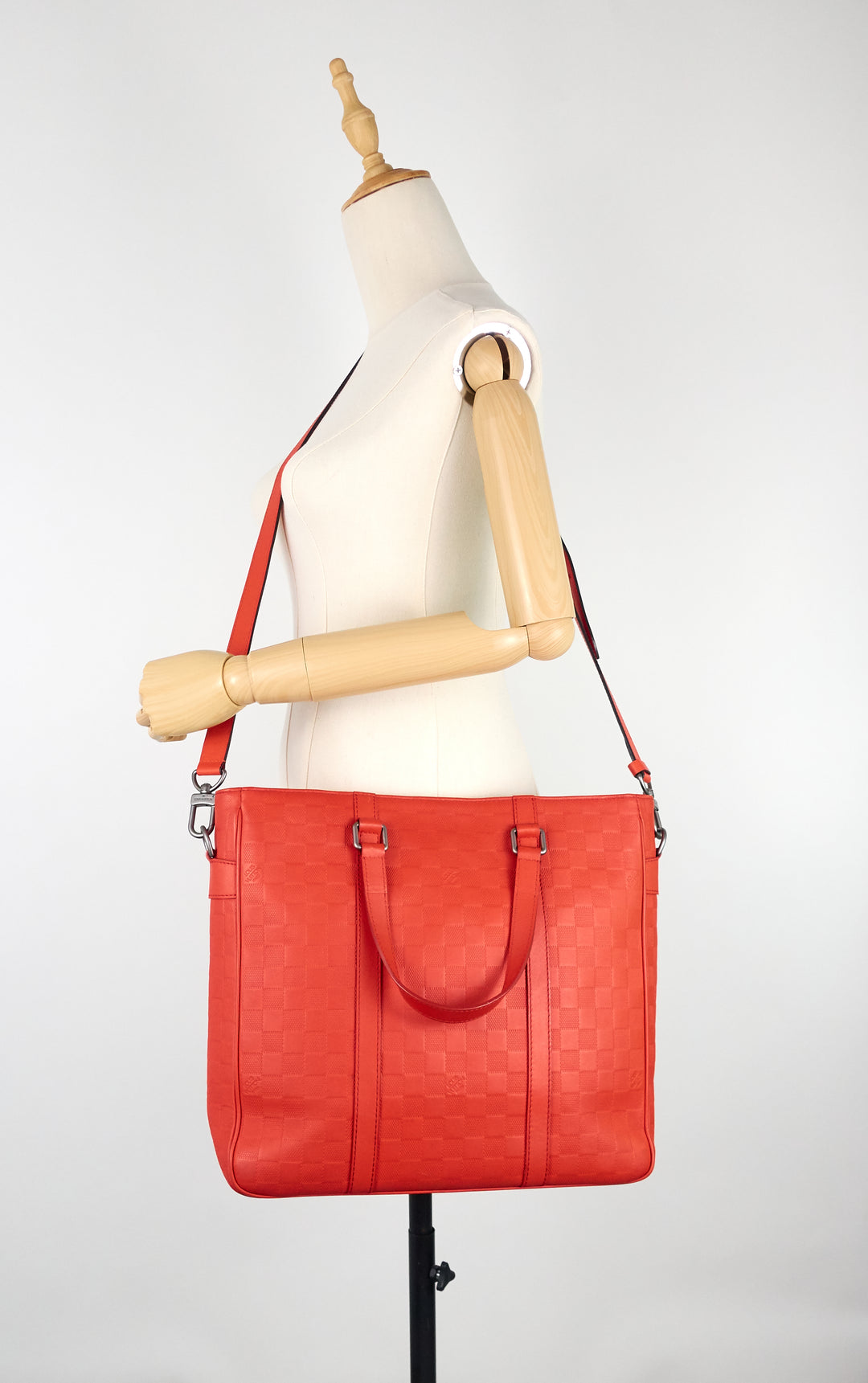 tadao pm damier infini leather tote bag