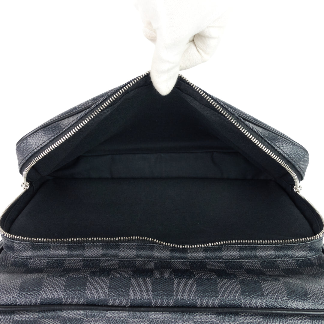 leoh damier graphite canvas messenger bag