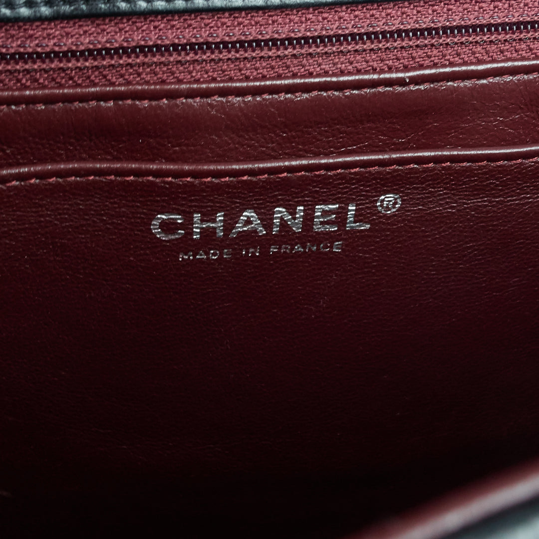 classic single flap maxi lambskin leather bag