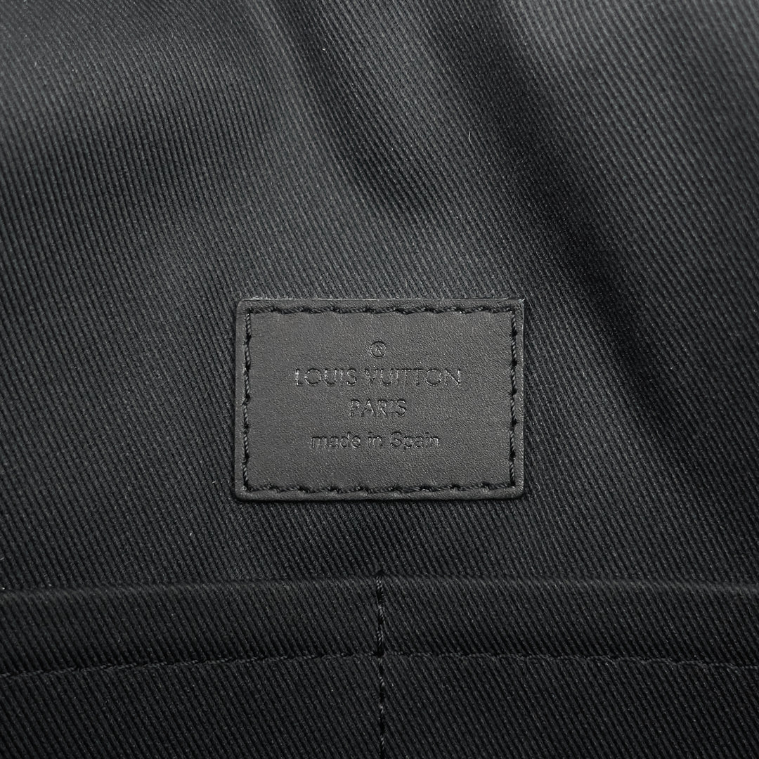 district damier infini leather messenger mm bag
