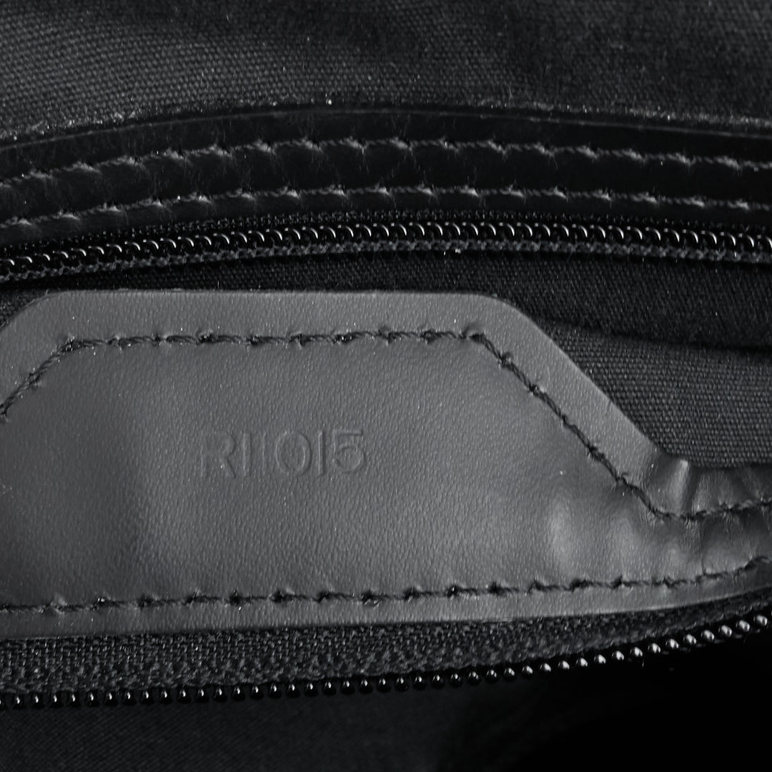 sac plat gm black epi leather bag