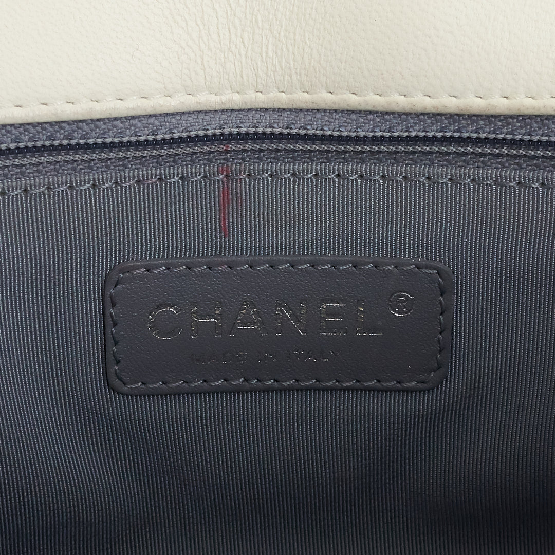 stingray old medium leather boy flap bag