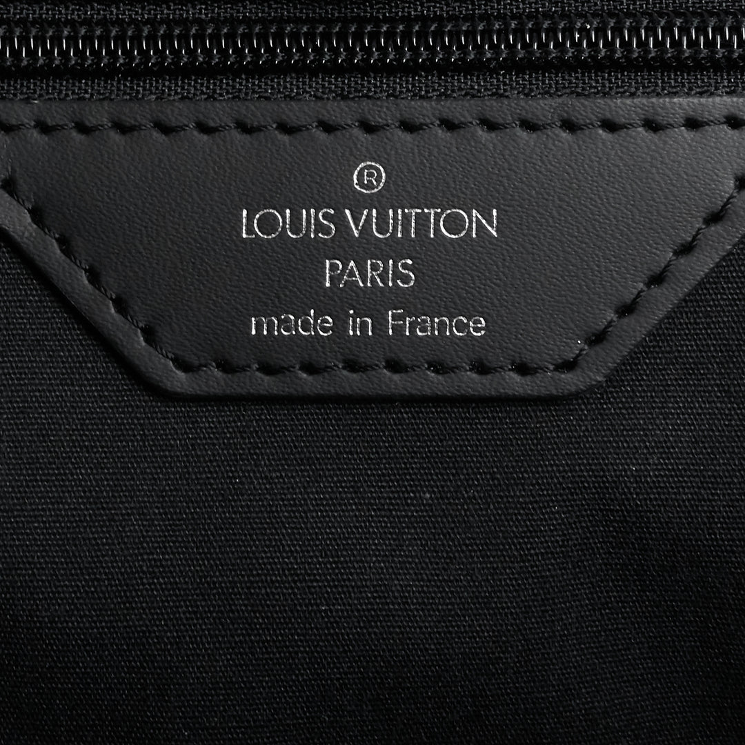 sac plat gm black epi leather bag