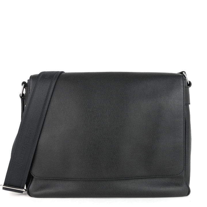 roman mm taiga leather messenger bag