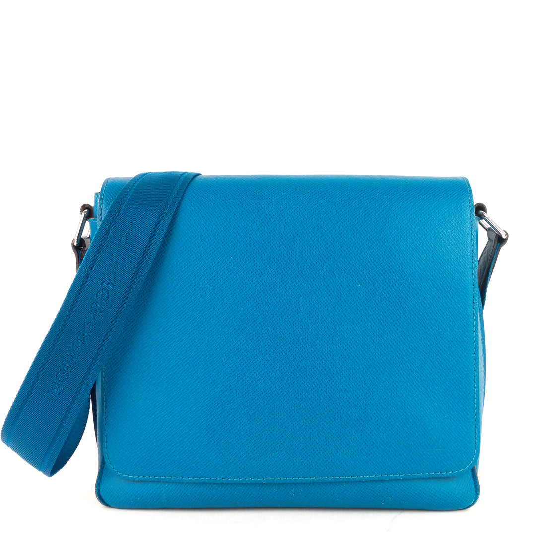roman pm taiga leather messenger bag