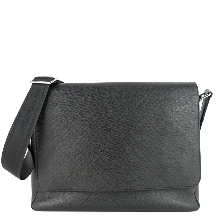 roman mm taiga leather messenger bag