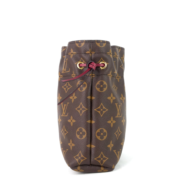 noé monogram canvas pouch