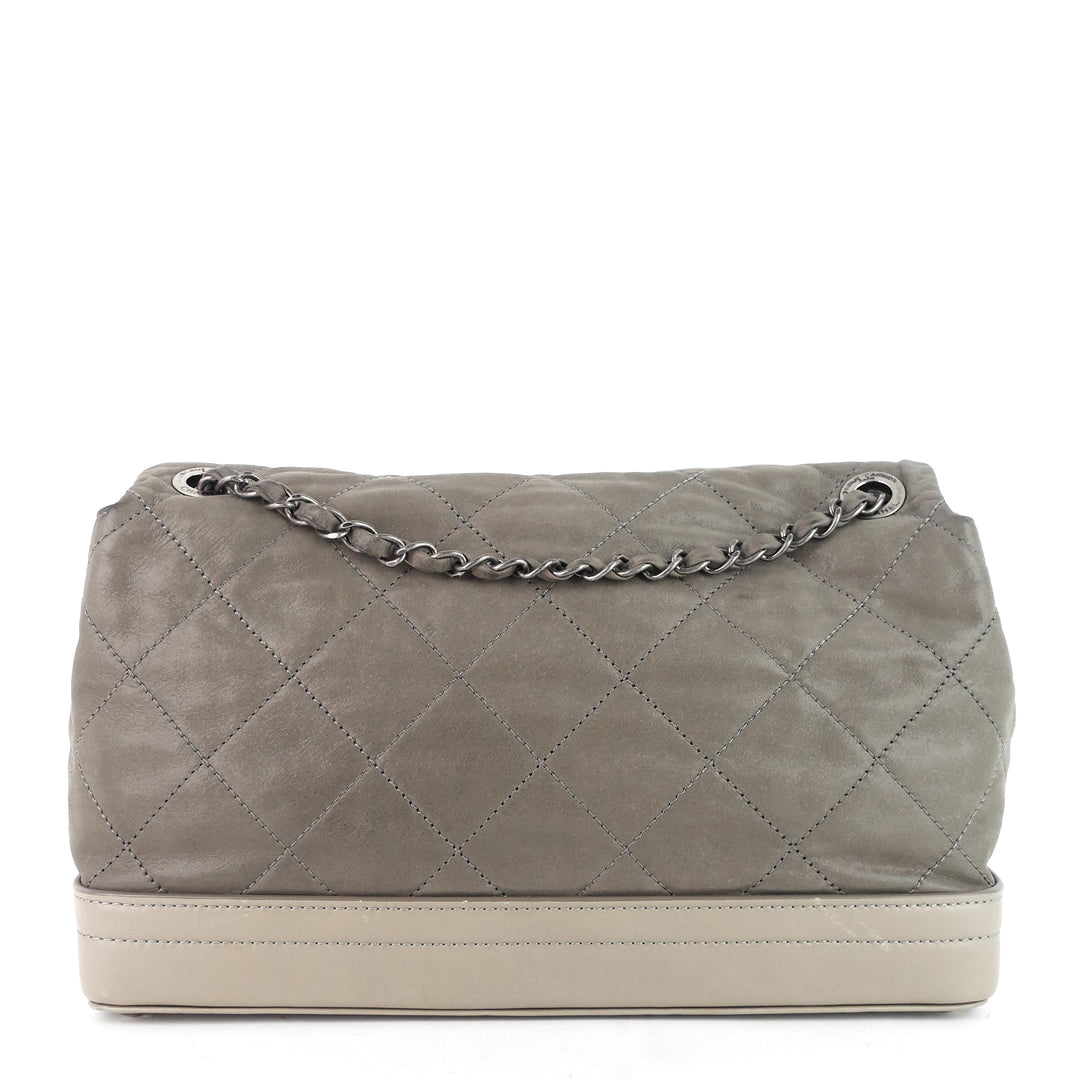 leather xl classic flap shoulder bag