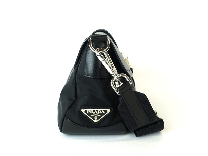 tessuto nylon and leather buckle bag