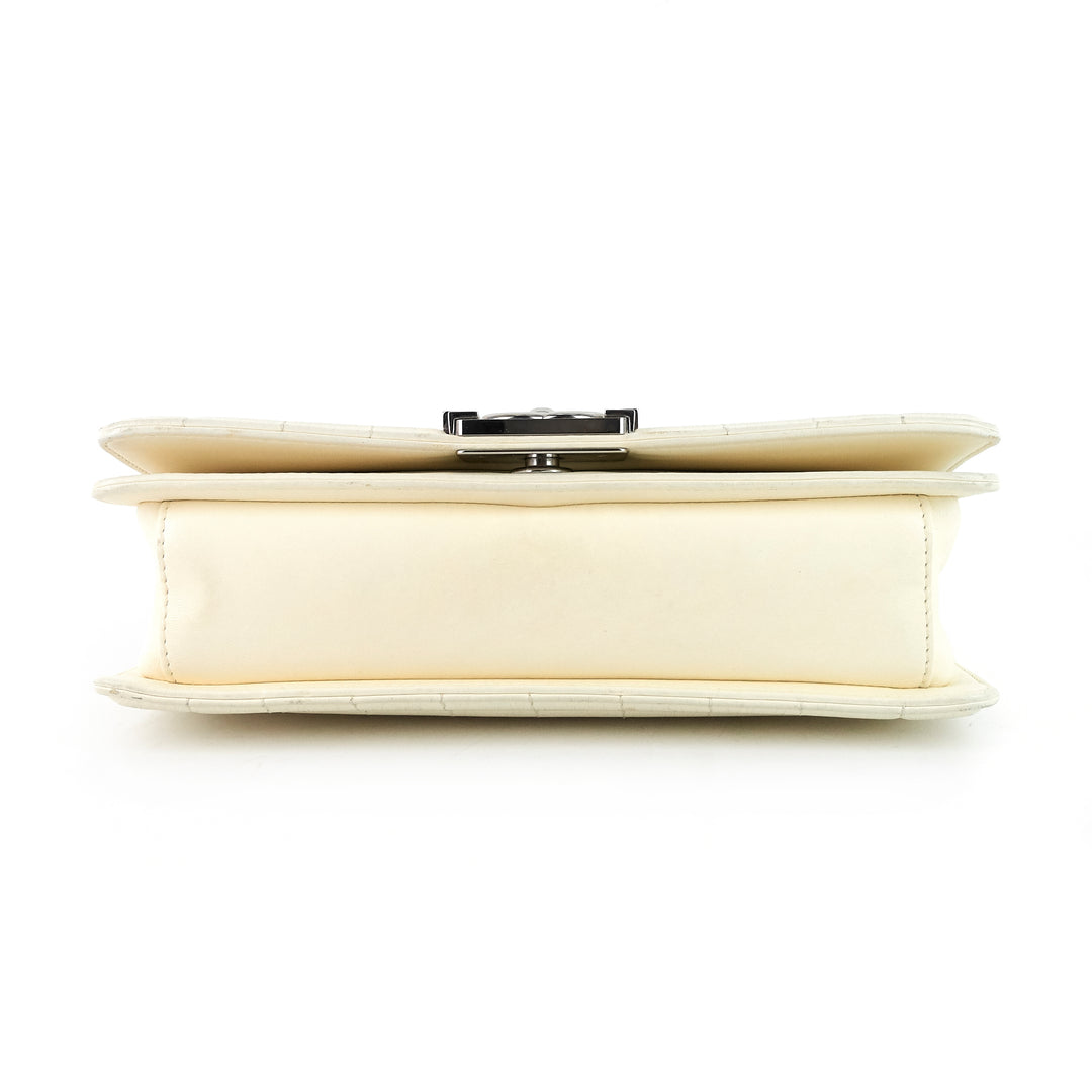stingray old medium leather boy flap bag