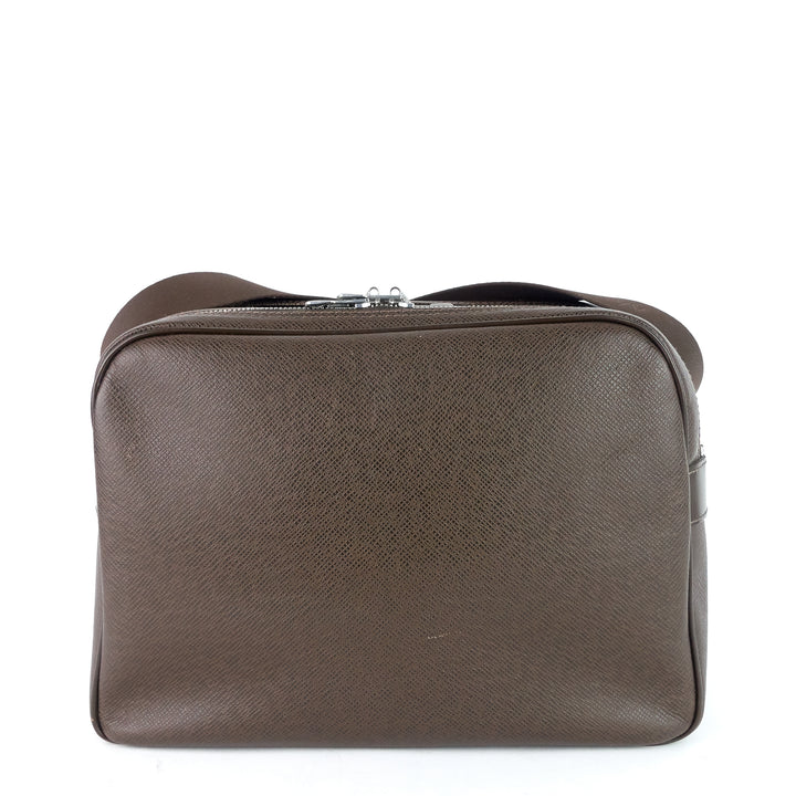 reporter pm taiga leather bag