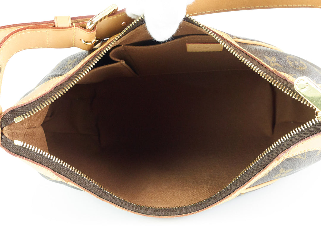 thames gm monogram canvas hobo bag