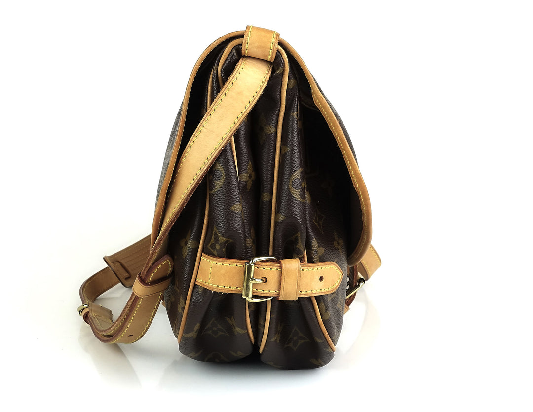 saumur 25 monogram canvas shoulder bag