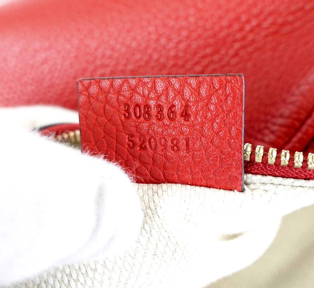 soho disco grained leather small crossbody bag