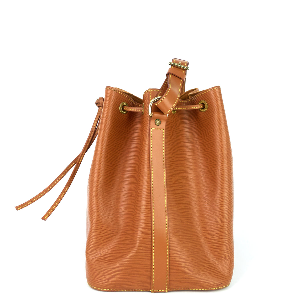 petit noé cipango gold epi leather bag