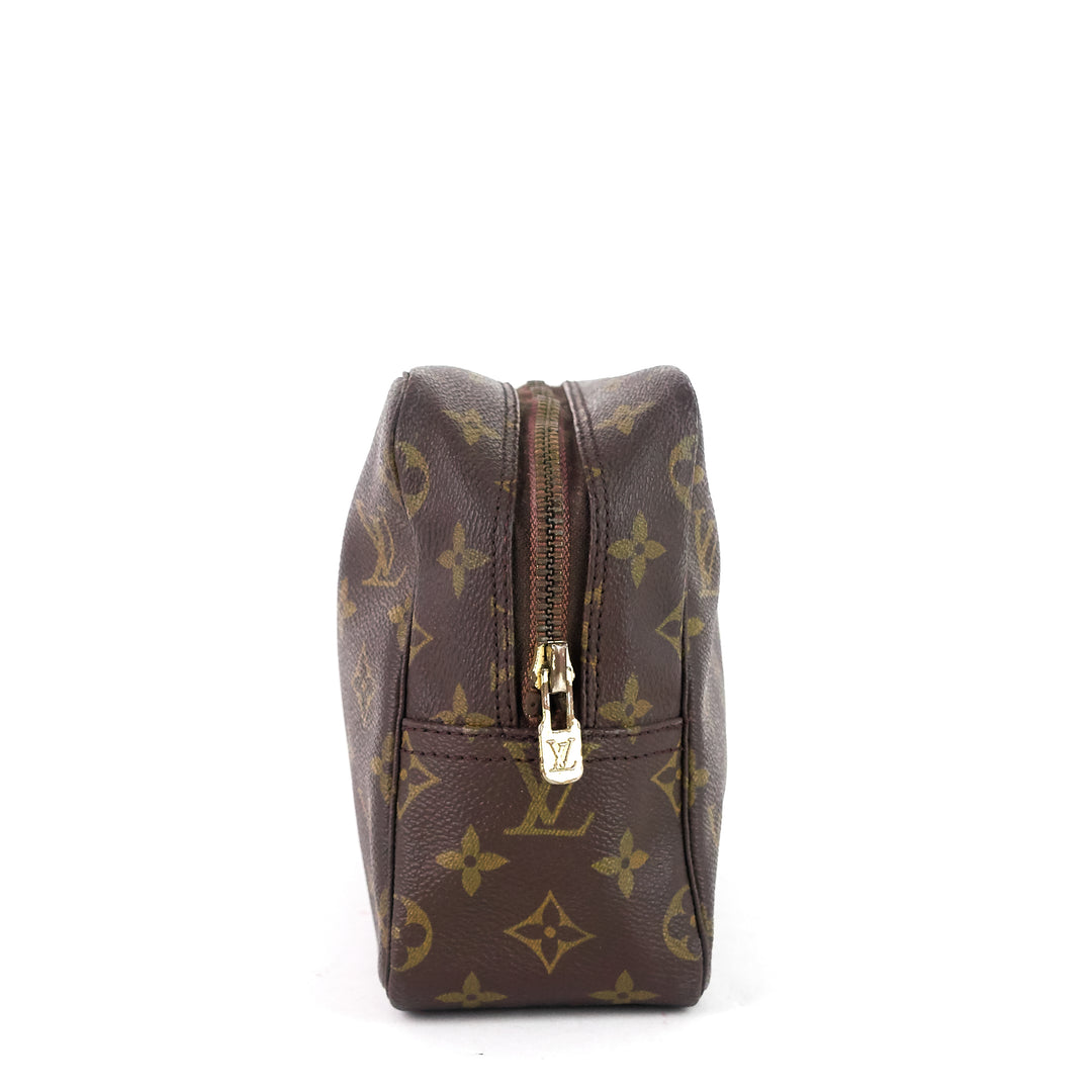 trousse toilette 28 monogram canvas bag